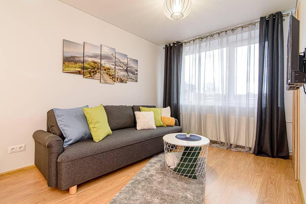 Bright Apartment,For 1-4,Near Old Town Вилнюс Екстериор снимка