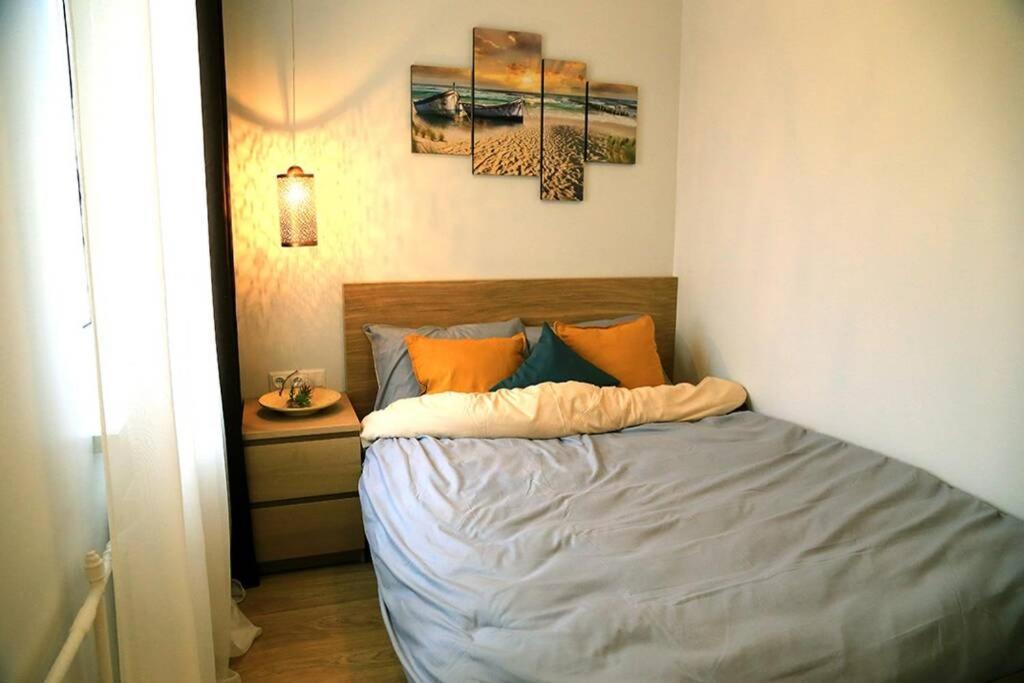 Bright Apartment,For 1-4,Near Old Town Вилнюс Екстериор снимка